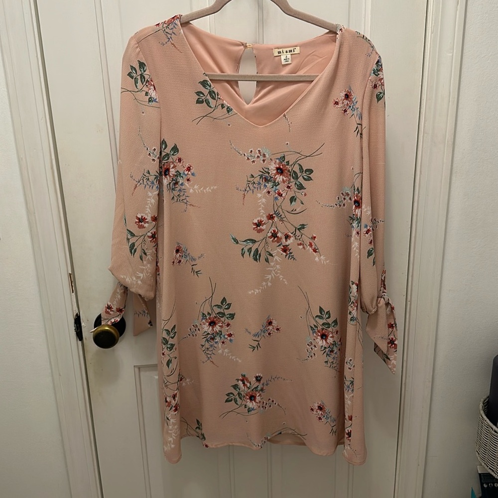 Blush pink floral swing dress. Size small.